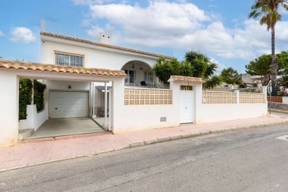 Villa - Återförsäljning - Orihuela - Orihuela