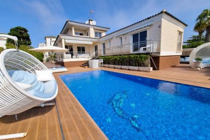 Villa - Återförsäljning - Torrevieja - La Mata