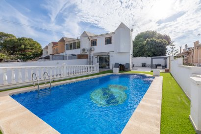 Villa - Återförsäljning - Torrevieja - Los Balcones