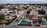 Villa - Återförsäljning -
            Torrevieja - OS-84781