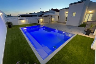 Villa - Återförsäljning - Torrevieja - San luis