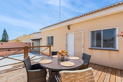 Villa - Återförsäljning - Torrevieja - Torrevieja