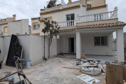 Villa - Återförsäljning - Torrevieja - Torrevieja