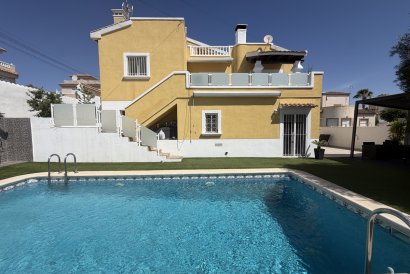 Villa - Återförsäljning - Villamartin - Villamartín
