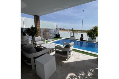Villa / House - Återförsäljning - Orihuela - Entre Naranjos Vistabella Golf