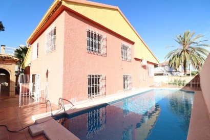 Villa - Resale - Cabo Roig - MUY CERCA DE LA PLAYA
