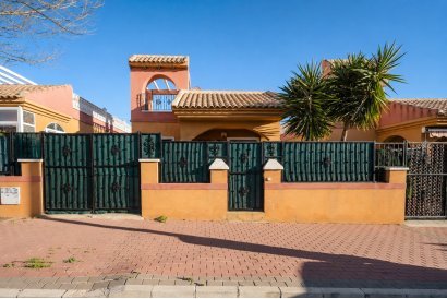 Villa - Resale - Torrevieja - Aguas Nuevas