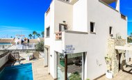 Villa - Reventa -
            Ciudad quesada - MO-48044