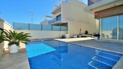 Återförsäljning - Villa -
Villamartin - Villamartín