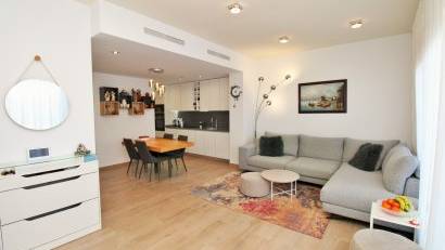 Återförsäljning - Villa -
Villamartin - Villamartín