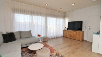 Återförsäljning - Villa -
Villamartin - Villamartín