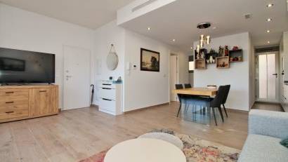 Återförsäljning - Villa -
Villamartin - Villamartín