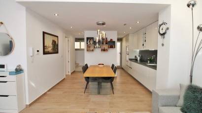 Återförsäljning - Villa -
Villamartin - Villamartín