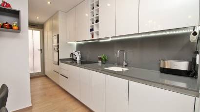 Återförsäljning - Villa -
Villamartin - Villamartín