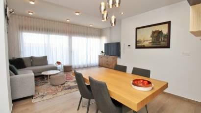 Återförsäljning - Villa -
Villamartin - Villamartín