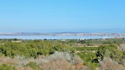 Återförsäljning - Villa -
Villamartin - Villamartín