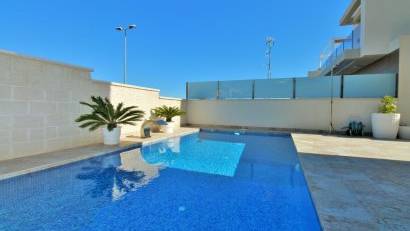 Återförsäljning - Villa -
Villamartin - Villamartín