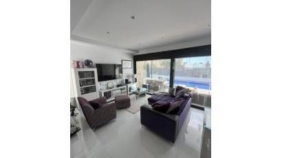 Reventa - Villa -
Lomas de Cabo Roig