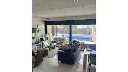 Reventa - Villa -
Lomas de Cabo Roig