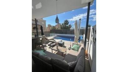 Reventa - Villa -
Lomas de Cabo Roig