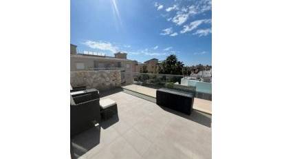 Reventa - Villa -
Lomas de Cabo Roig