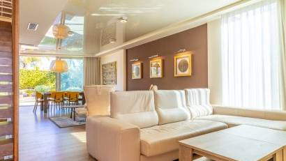 Resale - Villa -
Orihuela Costa - La Zenia