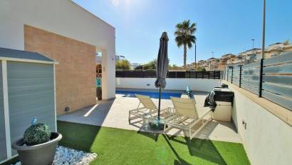 Reventa - Villa -
Villamartin - Villamartín
