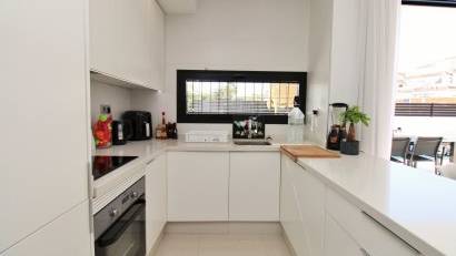 Reventa - Villa -
Villamartin - Villamartín