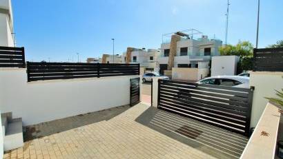 Reventa - Villa -
Villamartin - Villamartín