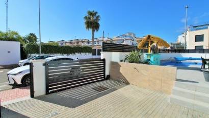 Reventa - Villa -
Villamartin - Villamartín