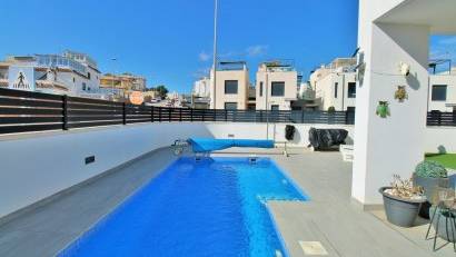 Reventa - Villa -
Villamartin - Villamartín