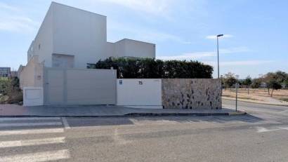 Återförsäljning - Detached villa -
Benijofar