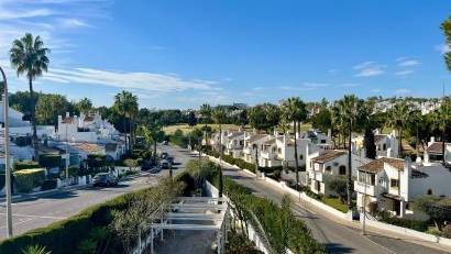 Återförsäljning - Villa -
Villamartin - Villamartín