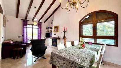 Återförsäljning - Villa -
Villamartin - Villamartín