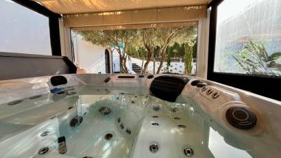 Återförsäljning - Villa -
Villamartin - Villamartín