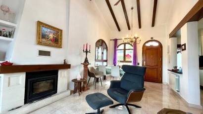 Återförsäljning - Villa -
Villamartin - Villamartín