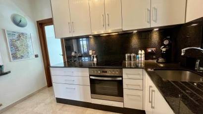 Återförsäljning - Villa -
Villamartin - Villamartín