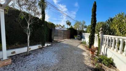 Återförsäljning - Villa -
Villamartin - Villamartín