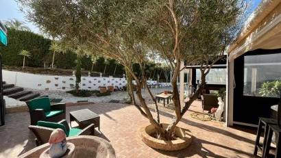 Återförsäljning - Villa -
Villamartin - Villamartín