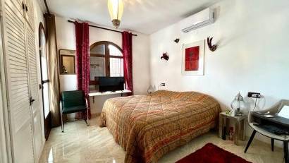 Återförsäljning - Villa -
Villamartin - Villamartín