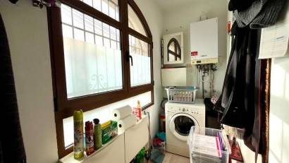 Återförsäljning - Villa -
Villamartin - Villamartín