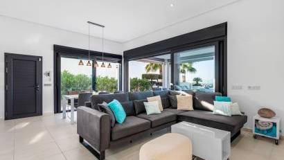 Återförsäljning - Detached villa -
Benijofar