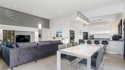 Återförsäljning - Detached villa -
Benijofar