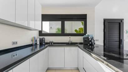 Återförsäljning - Detached villa -
Benijofar