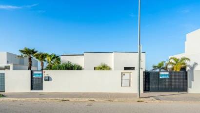 Återförsäljning - Detached villa -
Benijofar