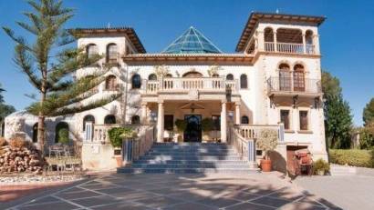 Resale - Villa -
Orihuela Costa