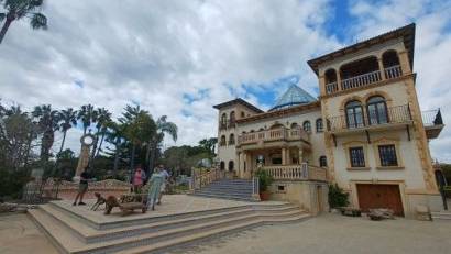 Resale - Villa -
Orihuela Costa