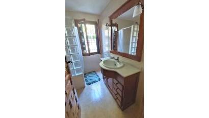 Återförsäljning - Villa -
Torrevieja