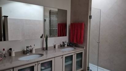 Återförsäljning - Villa -
Orihuela