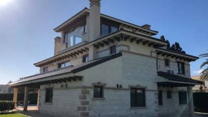 Återförsäljning - Villa -
Orihuela Costa